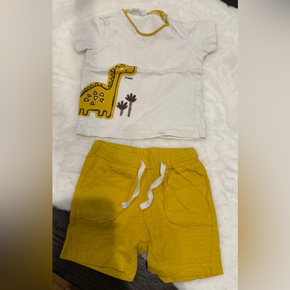Toddler sets. $5 each. BUY 2 GET 1 FREE‼️ - Picture 3 of 4